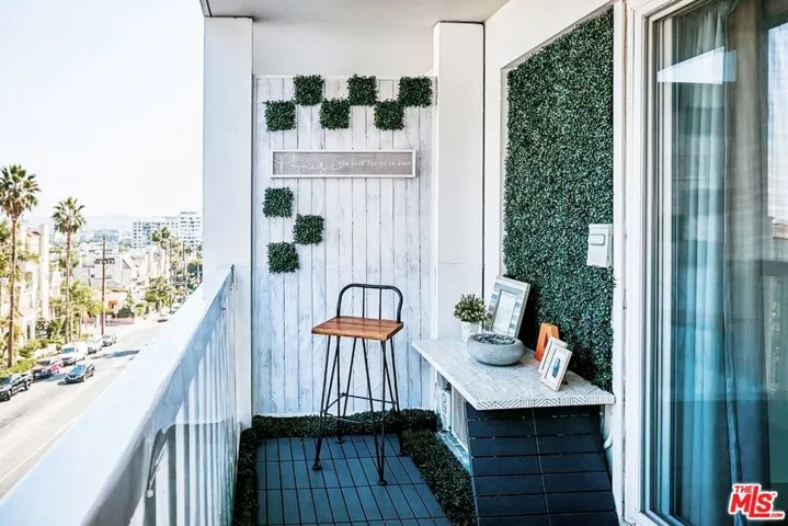 999 N Doheny Drive 307, West Hollywood, California 90069