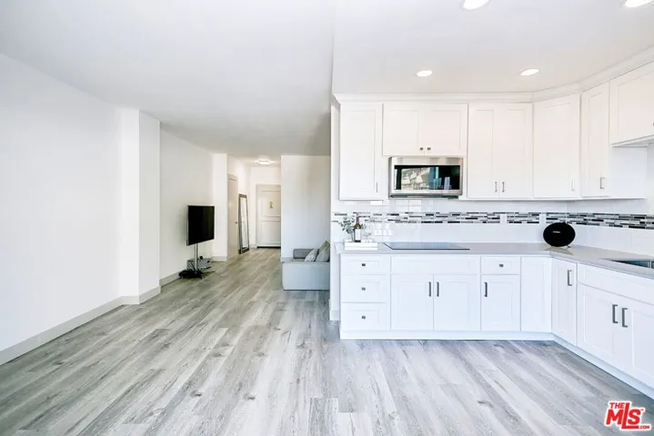 999 N Doheny Drive 307, West Hollywood, California 90069