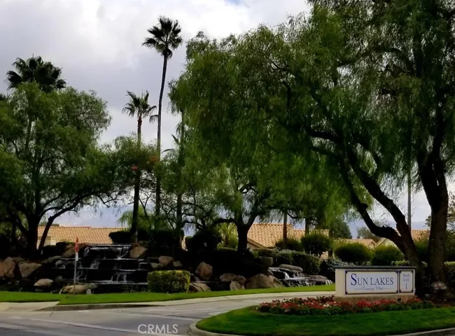 Sun Lakes Entry