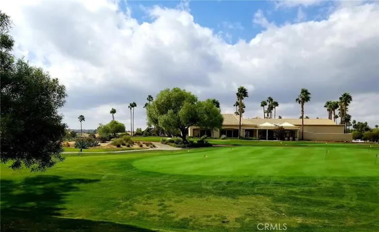 Sun Lakes putting greens
