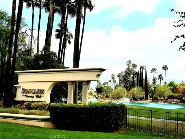 Sun Lakes Entry