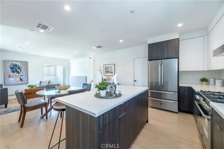 5006 W Maplewood Avenue, Hancock Park, California 90004