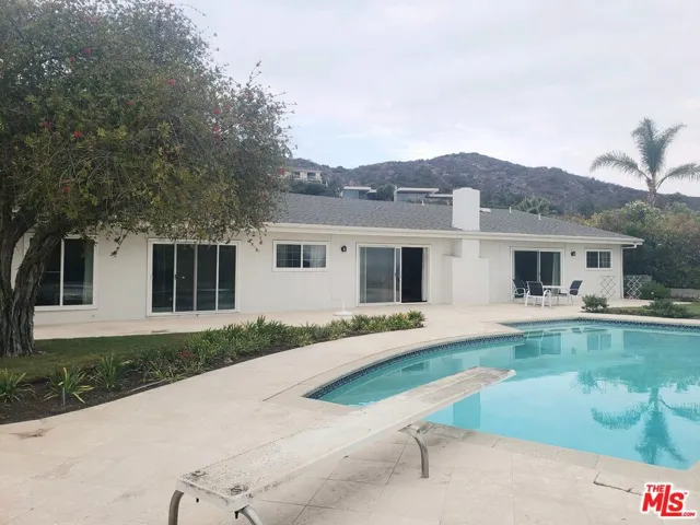 18034 Sandy Drive, Pacific Palisades, California 90272