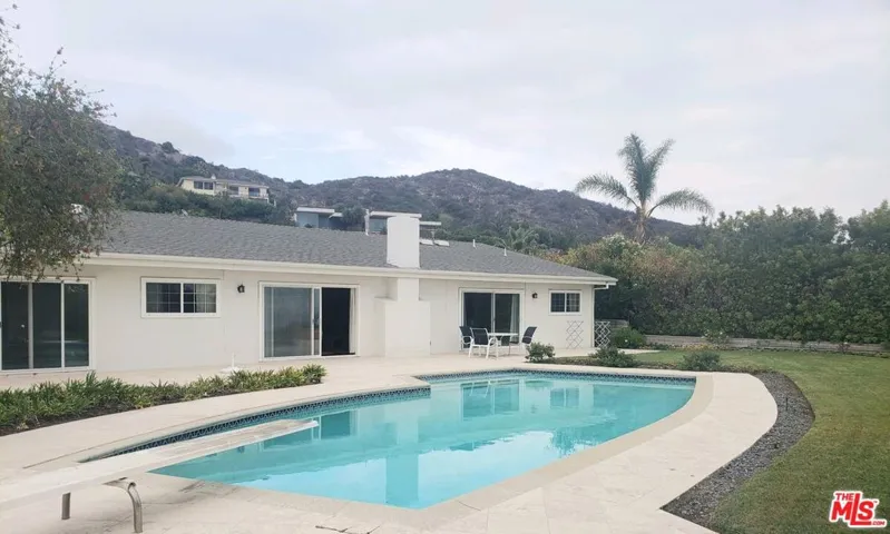18034 Sandy Drive, Pacific Palisades, California 90272