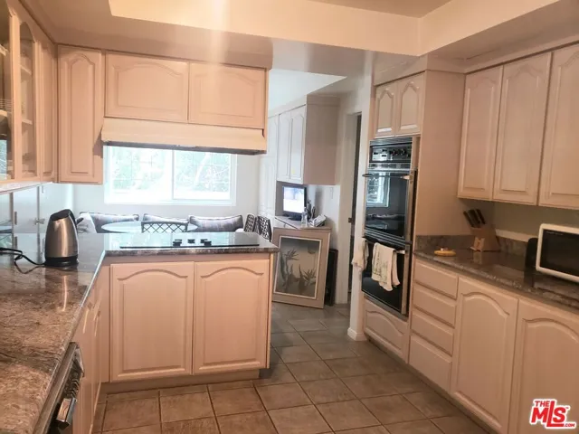 18034 Sandy Drive, Pacific Palisades, California 90272