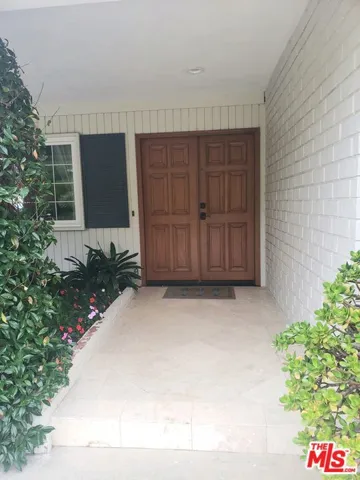 18034 Sandy Drive, Pacific Palisades, California 90272
