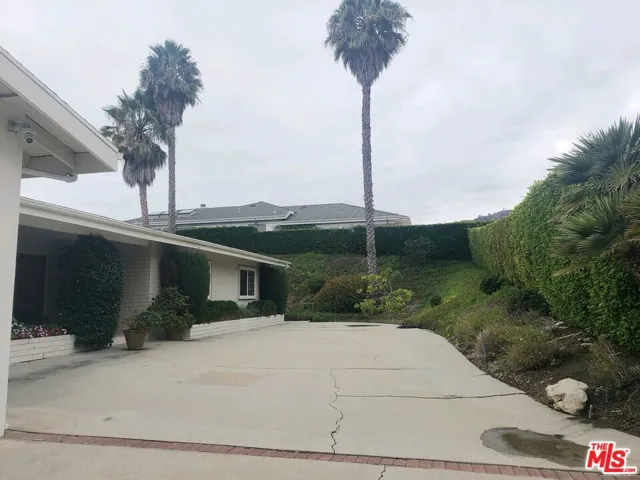 18034 Sandy Drive, Pacific Palisades, California 90272