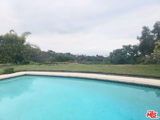 18034 Sandy Drive, Pacific Palisades, California 90272