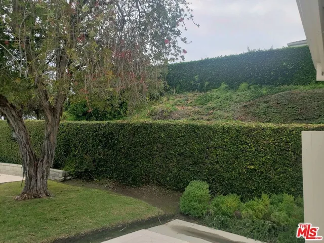 18034 Sandy Drive, Pacific Palisades, California 90272