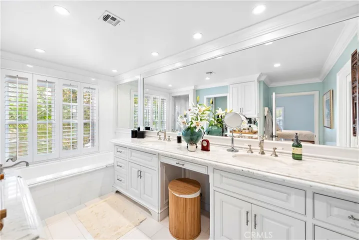 57 Hillsdale Drive 37, Newport Beach, California 92660