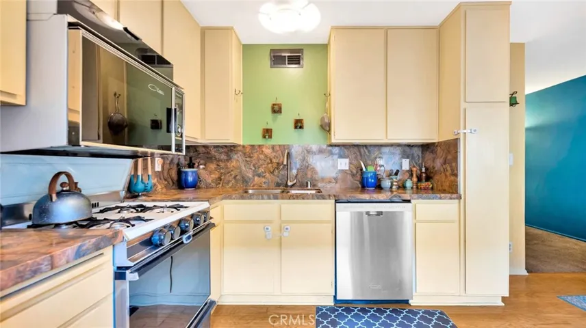 9691 Via Torino 162, Burbank, California 91504