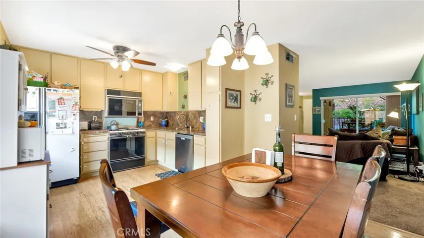 9691 Via Torino 162, Burbank, California 91504