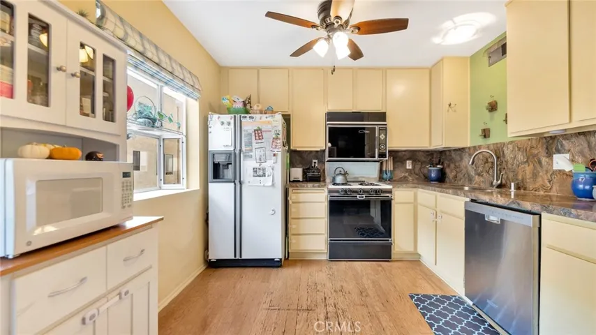 9691 Via Torino 162, Burbank, California 91504