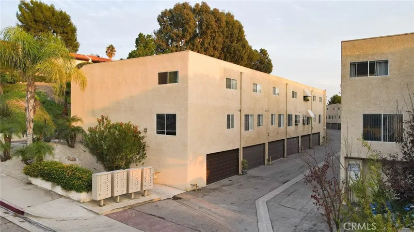 9691 Via Torino 162, Burbank, California 91504
