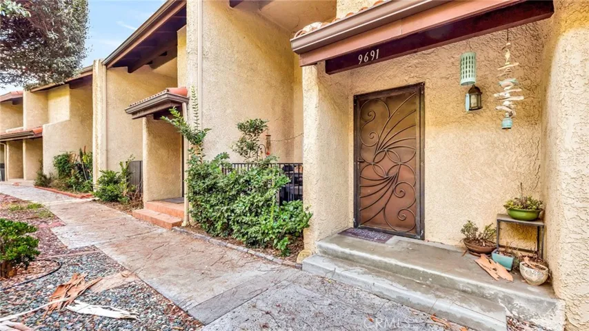 9691 Via Torino 162, Burbank, California 91504