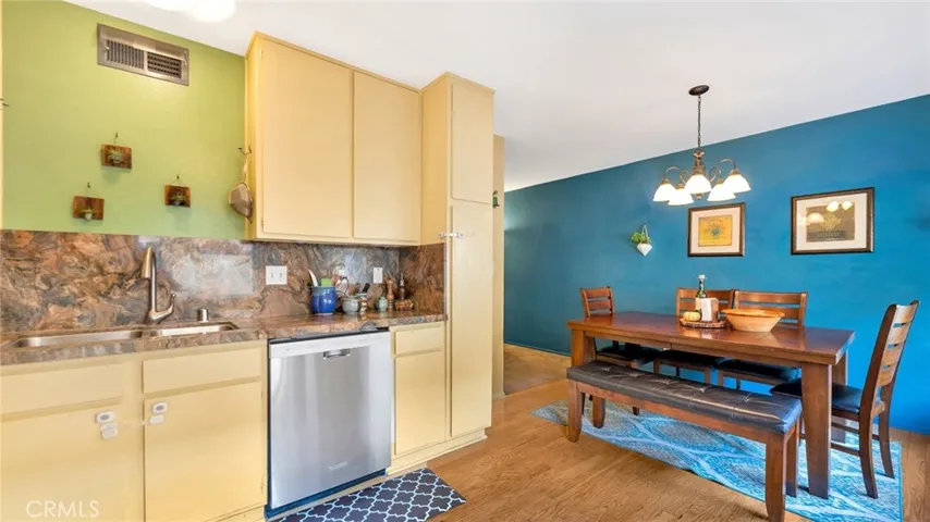 9691 Via Torino 162, Burbank, California 91504