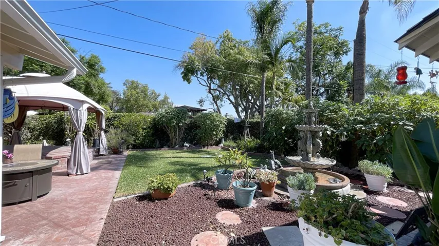 Beautiful Back Yard with multiple water fountains