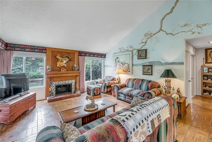 23795 Via Kannela, Valencia, California 91355