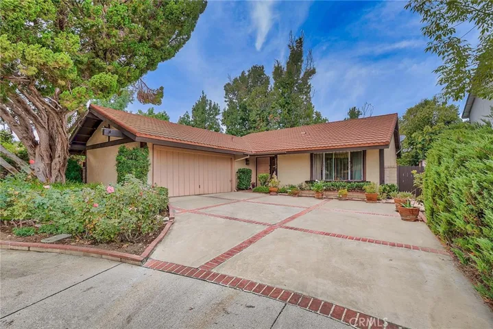 23795 Via Kannela, Valencia, California 91355
