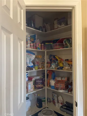 Walk in pantry