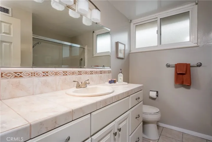 Hallway Full Bathroom
