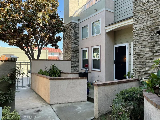 10760 Chestnut Street, Los Alamitos, California 90720