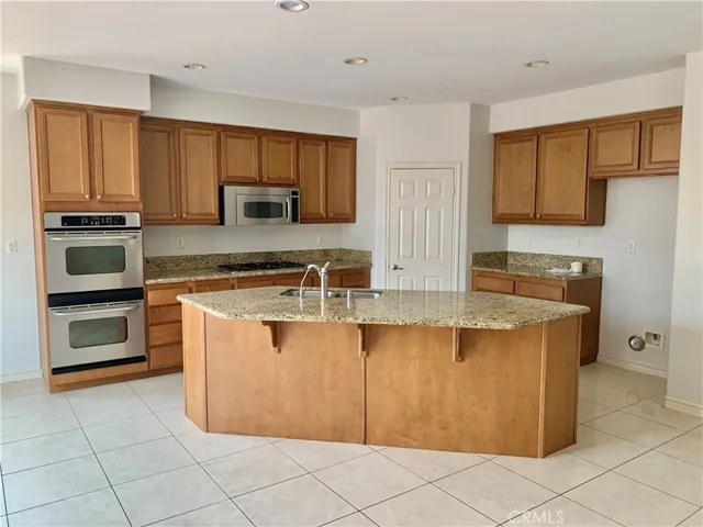 8441 Fowler Lane, Eastvale, California 92880