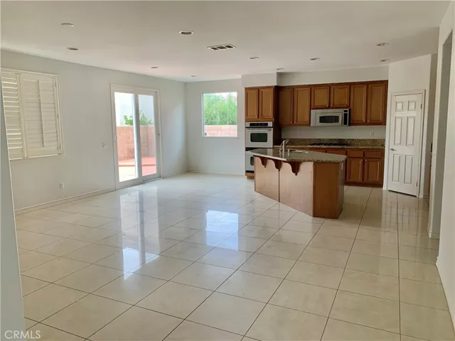 8441 Fowler Lane, Eastvale, California 92880