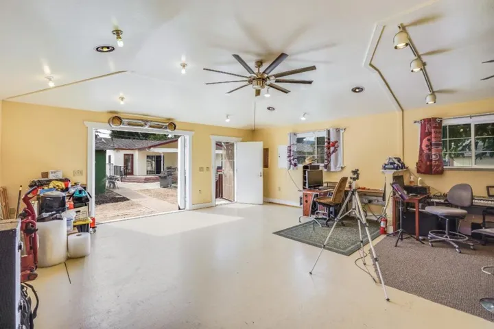 1047 W Parr Avenue, Campbell, California 95008