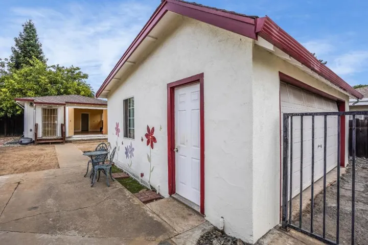 1047 W Parr Avenue, Campbell, California 95008