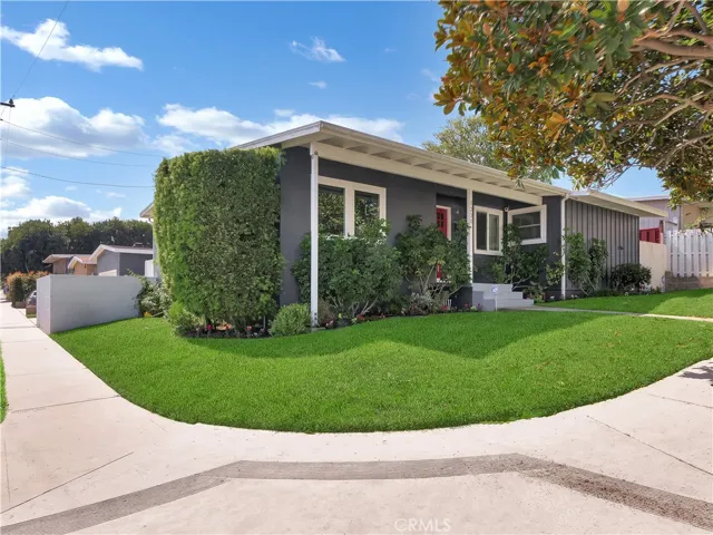 1220 Keats Street, Manhattan Beach, California 90266