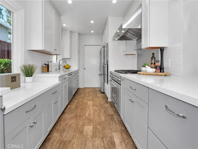1220 Keats Street, Manhattan Beach, California 90266