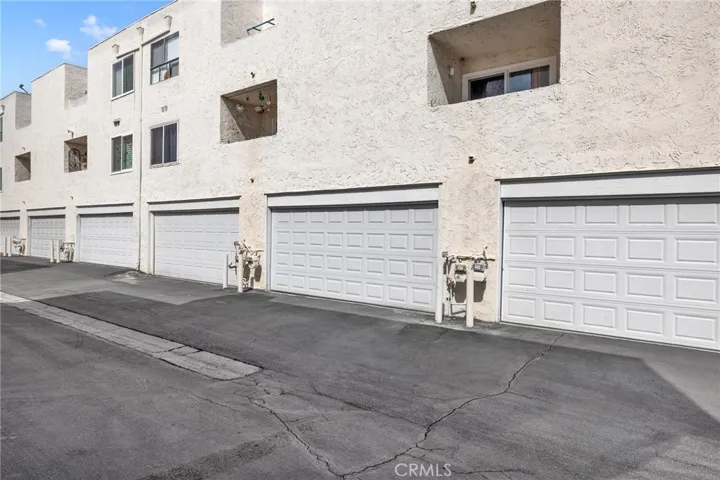 18411 Hatteras Street 241, Tarzana, California 91356