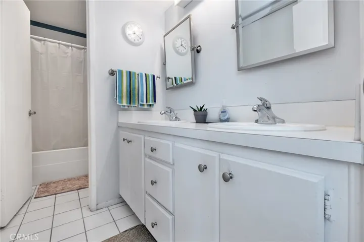 18411 Hatteras Street 241, Tarzana, California 91356