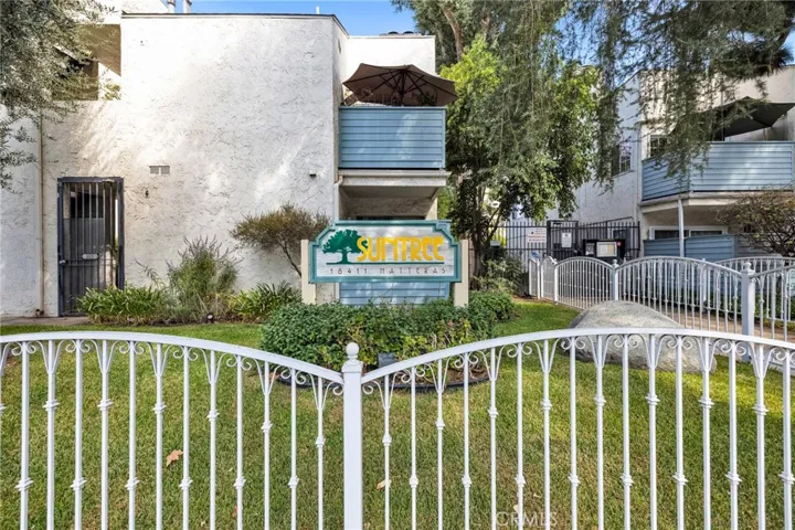 18411 Hatteras Street 241, Tarzana, California 91356