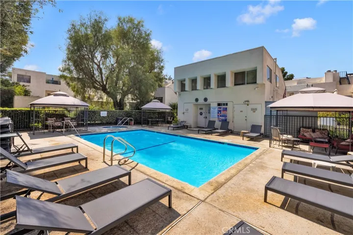 18411 Hatteras Street 241, Tarzana, California 91356