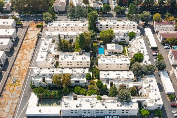 18411 Hatteras Street 241, Tarzana, California 91356