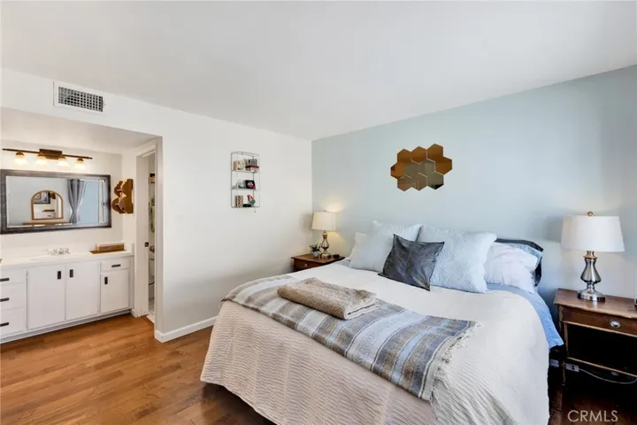 18411 Hatteras Street 241, Tarzana, California 91356