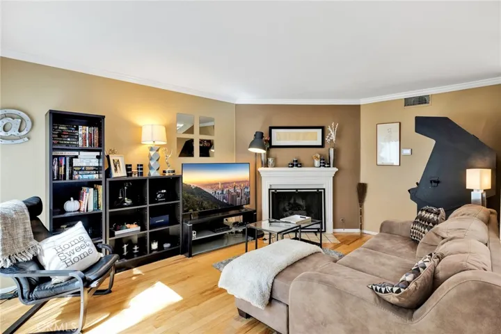 18411 Hatteras Street 241, Tarzana, California 91356