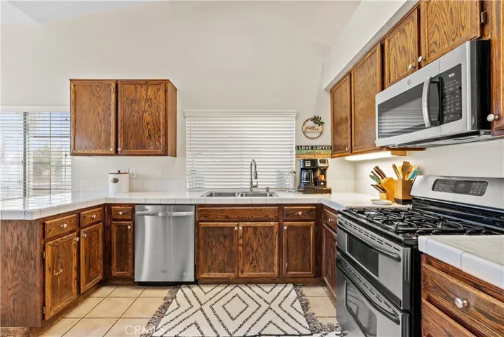 42804 Berkley Avenue, Hemet, California 92544