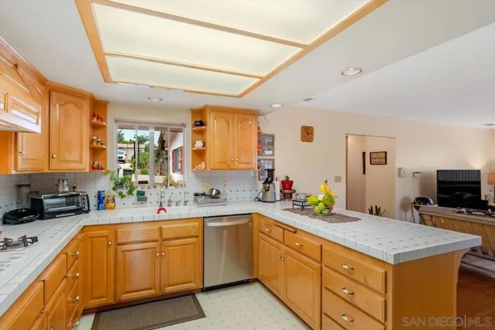 1133 W 12th Ave, Escondido, California 92025