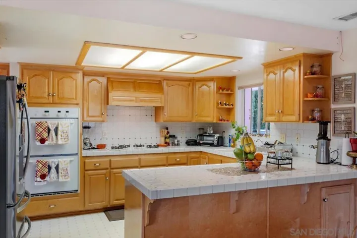 1133 W 12th Ave, Escondido, California 92025