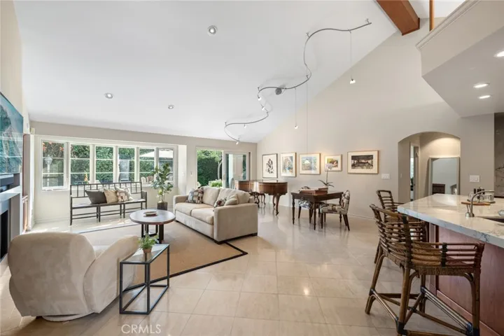 1927 Kewamee Drive, Corona Del Mar, California 92625