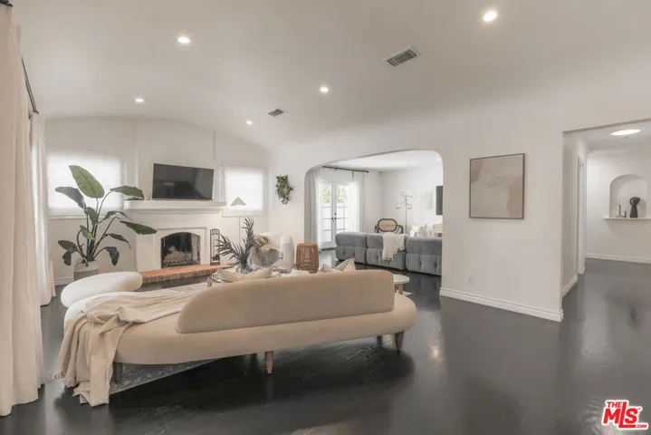 316 S Crescent Drive, Beverly Hills, California 90212