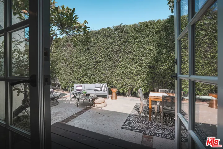 316 S Crescent Drive, Beverly Hills, California 90212