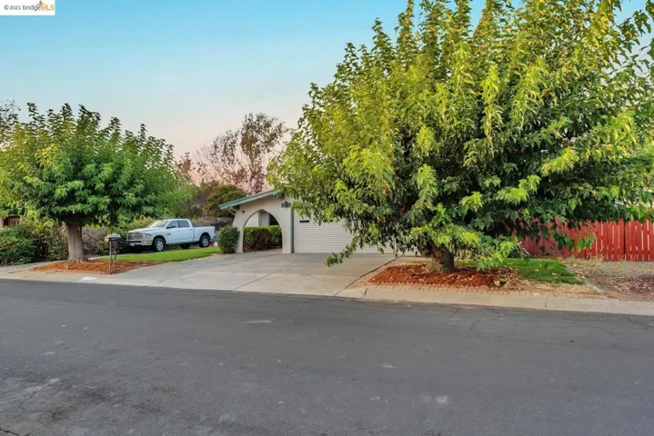 408 Avalon Way, Suisun City, California 94585