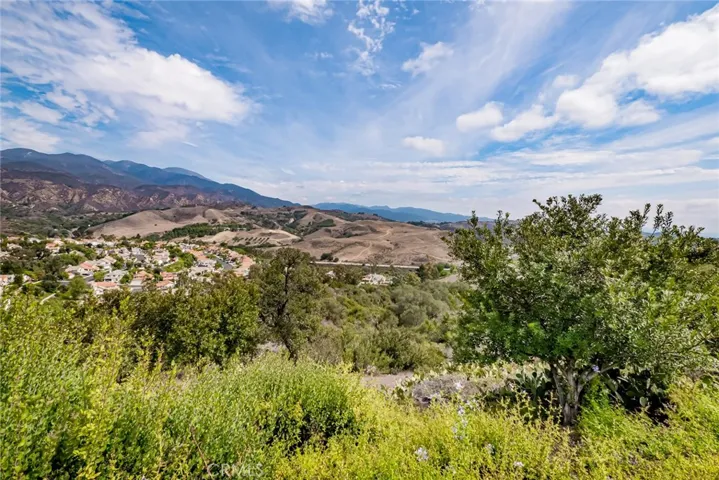 19516 Highridge Way, Lake Forest, California 92679