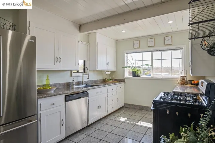 3105 Henderson Drive, Richmond, California 94806