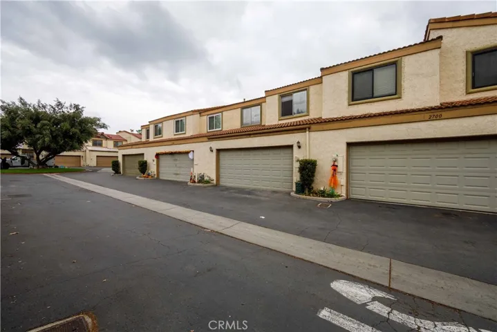 2702 Via Colina 8, Fullerton, California 92835
