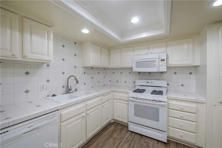 2702 Via Colina 8, Fullerton, California 92835